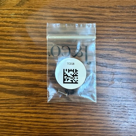 Little Star Internal Threaded Labret Flat Back Earrings - Picture 3 of 4